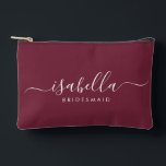 Bruidsmeisje Gift Bourgogne Etui<br><div class="desc">Deze bruidsmeisje accessoiretas is voorzien van een handgeschreven witte script typografie met moerassen op een bordeauxrode achtergrond. Cadeau uw bruidsmeisjes met een toilettas voor hun make-up en kleine items die traditioneel worden gepresenteerd tijdens het repetitiediner,  voor gebruik in de vroege morgen voor de bruiloft.</div>