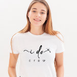 Bruidsmeisje minimalistische Bachelorette T-shirt<br><div class="desc">Het Bridesmaid Minimalist Bachelorette T-Shirt is een slanke en moderne keuze voor uw bruidsfeest, met een eenvoudig zwart ontwerp met een elegant "I Do" -script. Met zijn minimalistische stijl en subtiele diamantaccent is dit shirt ideaal voor vrijgezellenfeesten of als een doordacht huwelijksfeest cadeau. Het is een chique en ingetogen manier...</div>