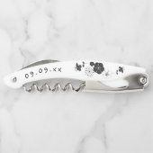 Bruidsmeisje Naam Datum Artsy Bloemen Wit Kurkentrekker (Achterkant)