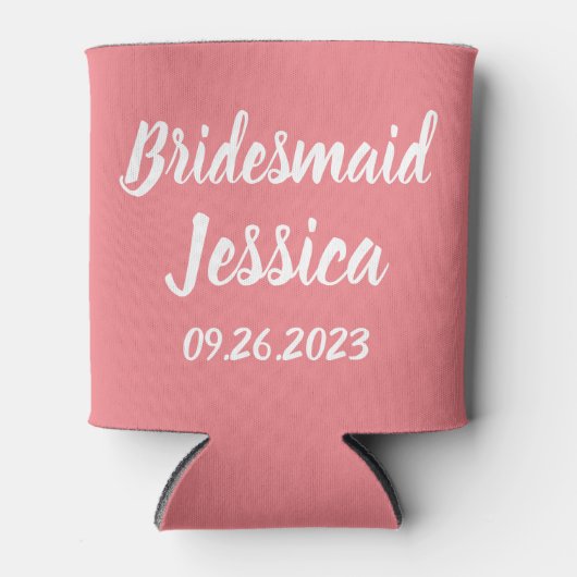 Bruidsmeisje Roze Elegante Script Cadeaus Bruiloft Blikjeskoeler (Voorkant)