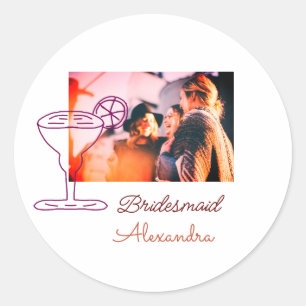 Bruidsmeisje voeg foto naam cocktailglas koraal ronde sticker