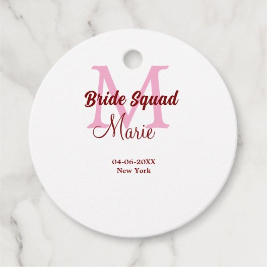 Bruidsquadron naam monogram bruidsmeisje roze datu bedankjes labels (Voorkant)