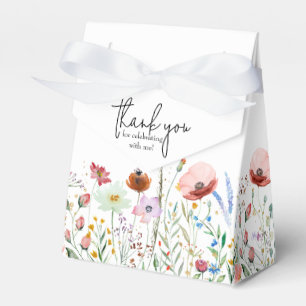 Bruidsuitnodiging met kleine tent voor wilde bloem bedankdoosjes