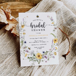 Bruidsuitnodigingskaart met wilde bloemen en bij kaart