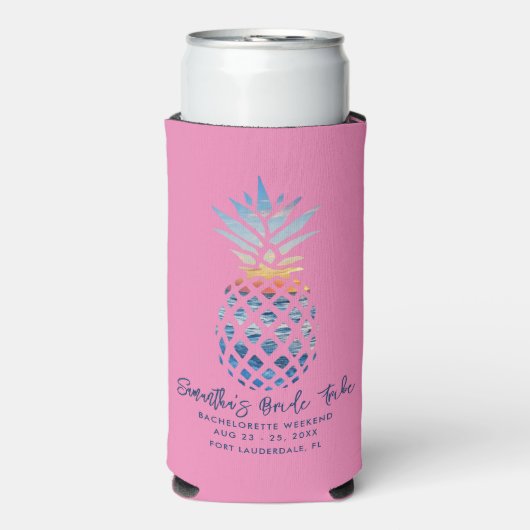 Bruidsweekendfeest Roze Ananas Script Seltzer Blikjeskoeler (Seltzer Voorkant)