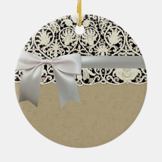 Bruiloft Antiek Kant Linnen Wit Classic  Keramisch Ornament (Achterkant)