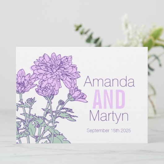 Bruiloft chrysant paarse bruiloft uitnodiging (Staand voorkant)