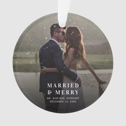 Bruiloft Dag Foto Getrouwd & Vrolijke Passen getro Ornament (voorkant)