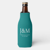 Bruiloft Datum Namen Monogram Donker Blauwgroen Sj Flesjeskoeler (Fles Voorkant)