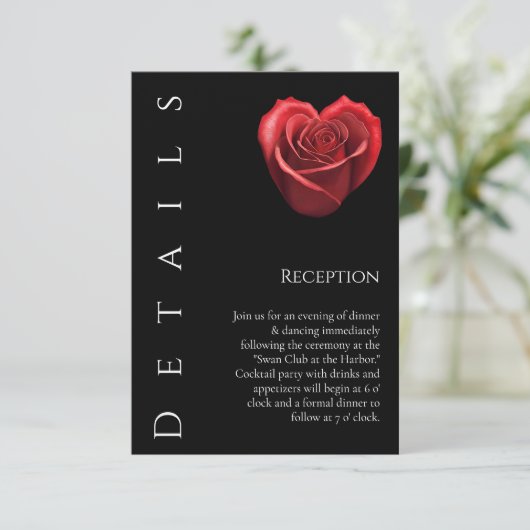 Bruiloft Details-hart vormige rode roos- Informatiekaartje (Staand voorkant)