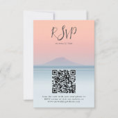 Bruiloft door het zee onder peachy sky zonsonderga RSVP kaartje (Voorkant)