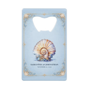 Bruiloft favorieten met luxe zeeschelp strandthema creditkaart flessenopener