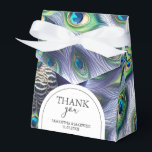 Bruiloft gunst dozen koninklijke pauw bedankdoosjes<br><div class="desc">Deze bruiloft gunstboxen zijn voorzien van waterverf pauwenveren in tinten van koningsblauw, groen en paarse. De woorden "Thank You" zijn ingesteld in trendy typografie, Gebruik de sjabloon velden om uw aangepaste namen toe te voegen met de datum van de gebeurtenis. Bezoek www.zazzle.com/dotellabelle Unique waterverf art and design van Victoria Grigaliunas...</div>