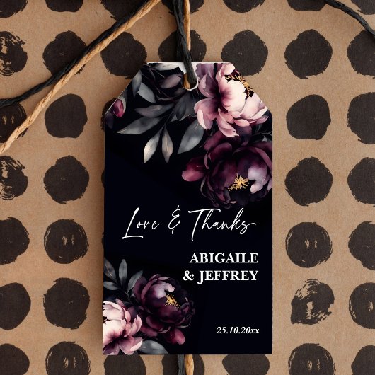 Bruiloft gunsten donkere humeurige pioenen geperso cadeaulabel