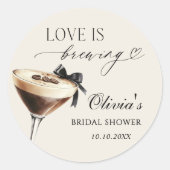 Bruiloft: Love is Brewing Espresso Martini Ronde Sticker (Voorkant)