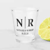 Bruiloft Monogram Bruid en bruidegom Initialen Shot Glas (Voorkant)