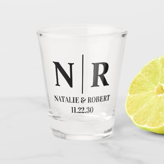 Bruiloft Monogram Bruid en bruidegom Initialen Shot Glas (Voorkant)