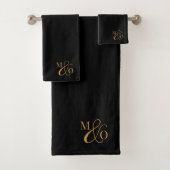 Bruiloft Monogram Gouden Initialen Serif Script Zw Bad Handdoek (Insitu)