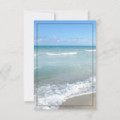 Bruiloft op het strand met monogram-Harten in het RSVP Kaartje (Achterkant)