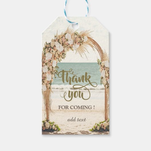 Bruiloft op het strand met rozenboog Bedankt Cadeaulabel (Voorkant)