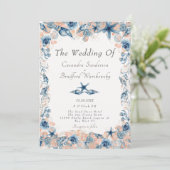 Bruiloft op het strand met schelpen, bloemen en ro kaart (Staand voorkant)