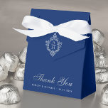 Bruiloft Royal Blue Silver Crest Monogram Bedankt Bedankdoosjes<br><div class="desc">Een koningsblauwe trouwgunst doos. Op de flap heeft het faux silver folie kam met een monogram erin,  van 2 initialen. Het bericht Thank You is geschreven in het onderste deel,  in een elegant grijs schrift,  de gelegenheid en de datum zijn geschreven in petten eronder. De achtergrond is koningsblauw.</div>
