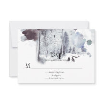 Bruiloft RSVP met raven in besneeuwd bos