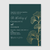 Bruiloft smaragdgroene ginkgo laat gouden luxe magnetische uitnodiging (Voorkant)