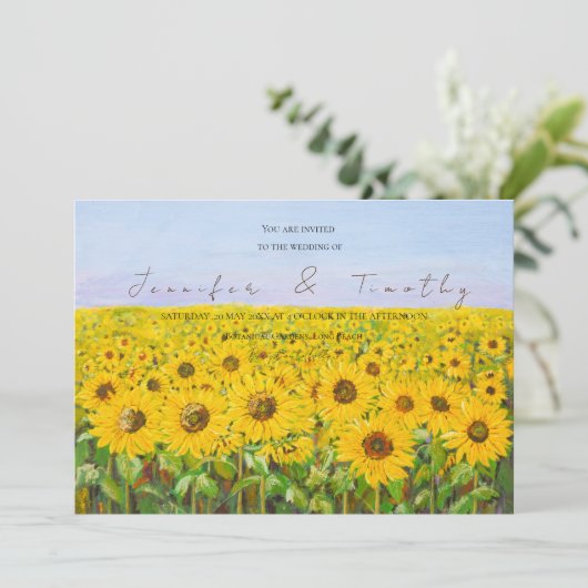 Bruiloft uitnodiging zonnebloem veld (Staand voorkant)