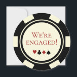 Bruiloft verlovingsfeest zwarte crème poker chip kaart<br><div class="desc">Verbluf je vrienden en familie door ze deze zwarte en off-white poker chip stijl bruiloft verlovingsfeest uitnodigingen te sturen. Ze wachten er reikhalzend op om met je mee te gaan op dit zeker-om-leuk verloving feest!</div>