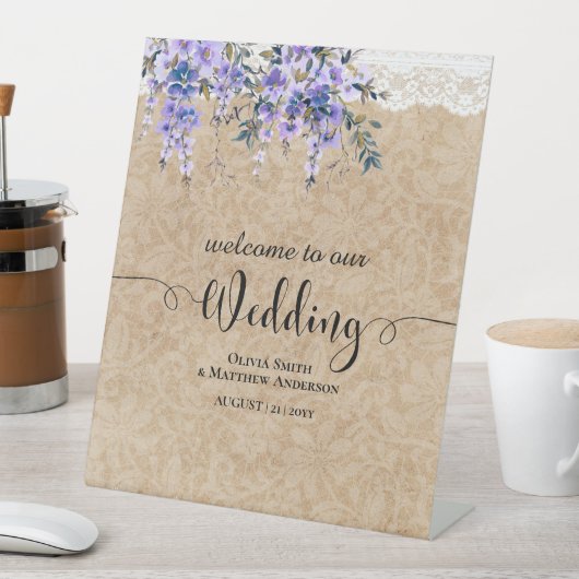 Bruiloft Welkomstbord Paarse Wisteria Kant Reclamebord Met Voetstuk (Insitu)