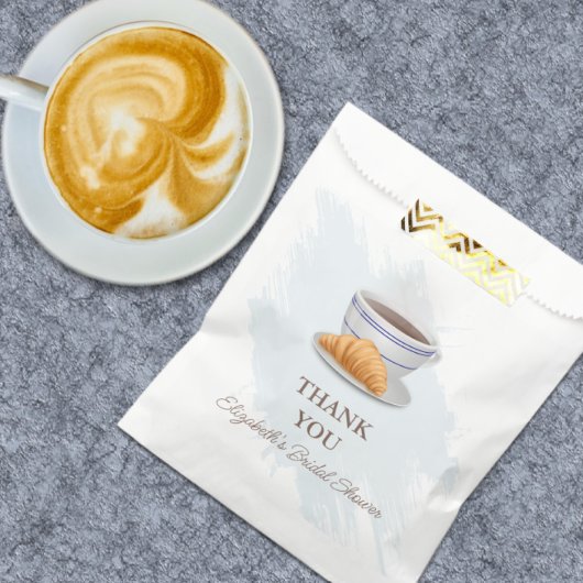 Bruiloftsborrel met koffie en croissants bedankzakje