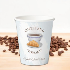 Bruiloftsborrel met koffie en croissants papieren bekers