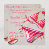 Bruiloftsborrel op het strand met bikini-uitnodigi kaart (Voorkant / Achterkant)