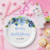 Bruiloftsfeest met bloemen in marineblauw en babyb papieren bordje (Feest)