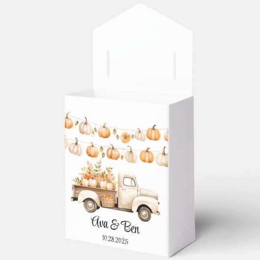 Bruiloftsfeest met Oude Truck en Pompoenen Bedankdoosjes (Open)