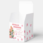 Bruiloftsfeest met Rozen en Prosecco Fles en Rozen Bedankdoosjes (Geopend)