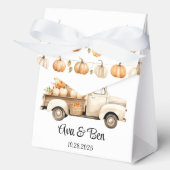 Bruiloftsfeest met vintage vrachtwagen en pompoene bedankdoosjes (Voorkant)