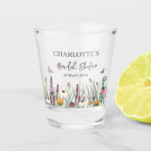 Bruiloftsfeest met wilde bloemen en vlinders shot glas (Voorkant)