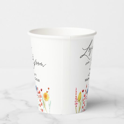 Bruiloftsfeest met wilde bloemen papieren bekers (Rechts)