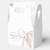 Bruiloftsfeest met witte strik bedankdoosjes (Geopend)