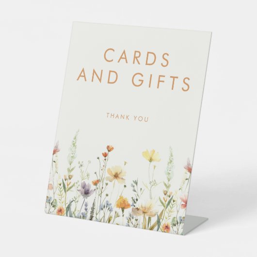 Bruiloftskaarten en -geschenken met rustieke wilde reclamebord met voetstuk (Voorkant)