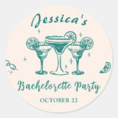 Bruiloftsparty op het strand met cocktails ronde sticker (Voorkant)