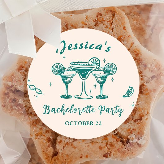 Bruiloftsparty op het strand met cocktails ronde sticker