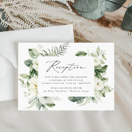 Bruiloftsreceptie met Weelderige Witte Bloemen en  Informatiekaartje