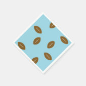 Bruin-Amerikaanse voetballballen op blauw Servet (Hoek)