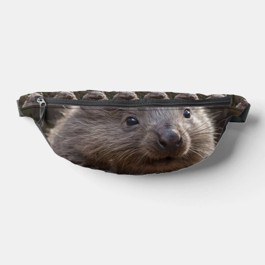 Bruin Australisch Baby Wombat, Heuptasje (Liggend)