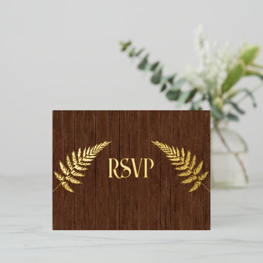 Bruin Barnboard en Gold Foil RSVP Folie Uitnodiging Briefkaart (Staand Voorkant)