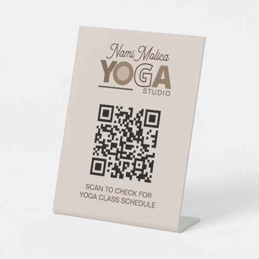 Bruin Beige Yoga Studio Klasse Schema QR Code Reclamebord Met Voetstuk (Voorkant)