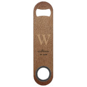 Bruin bijtend leder Monogram stijlvol schrift Speed Flessenopener (Voorkant)
